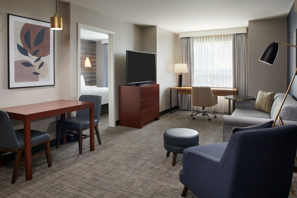 Фото Residence Inn by Marriott Calgary Airport