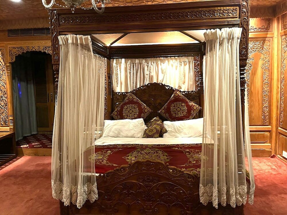 Фото Mascot Houseboats