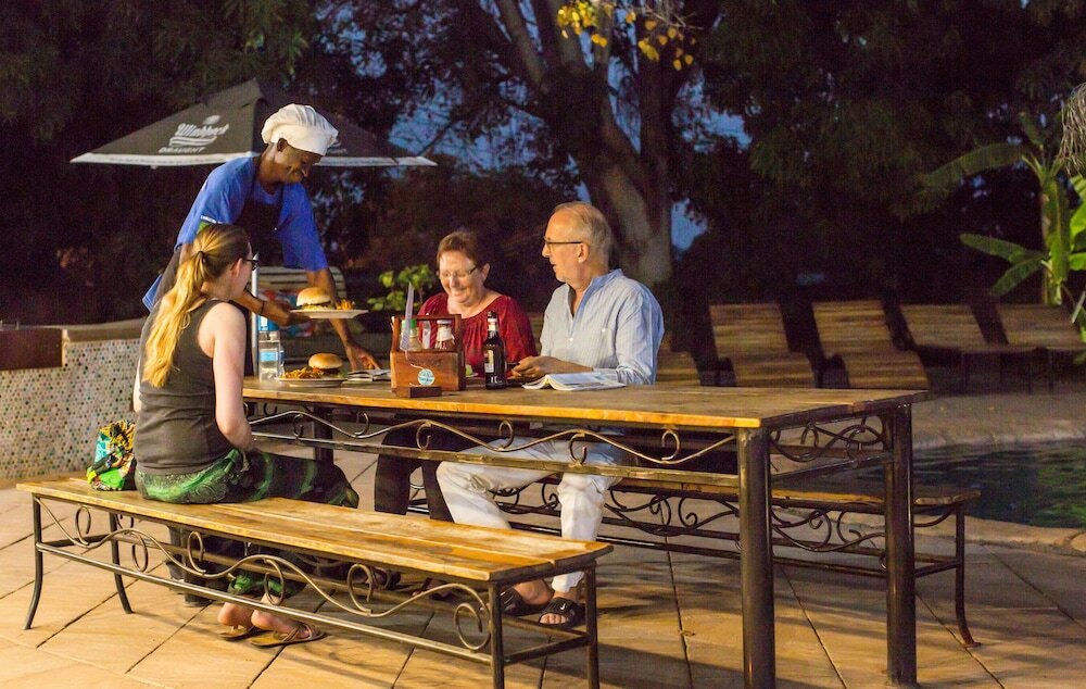 Фото Jollyboys Backpackers