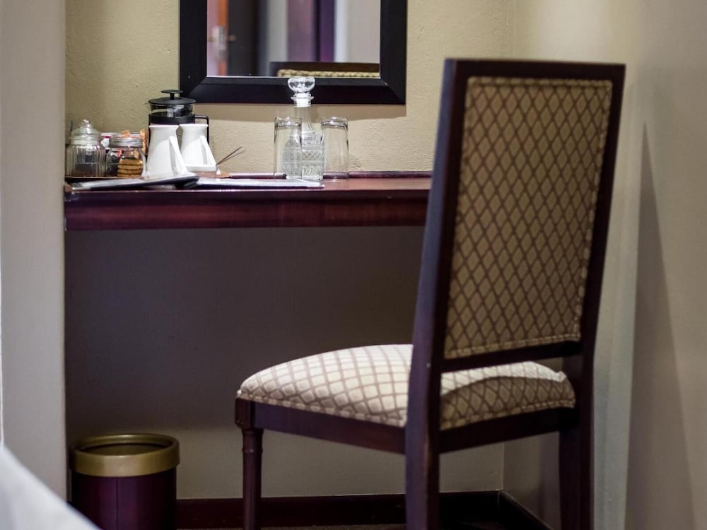 Фото Alveston Manor