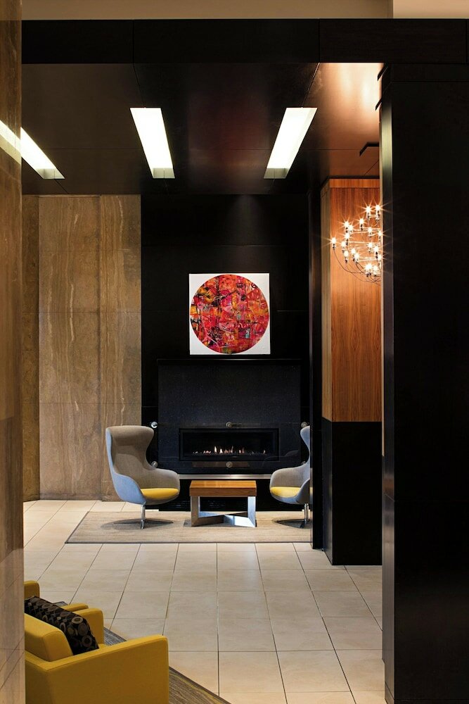 Фото Delta Hotels by Marriott Edmonton South Conference Centre