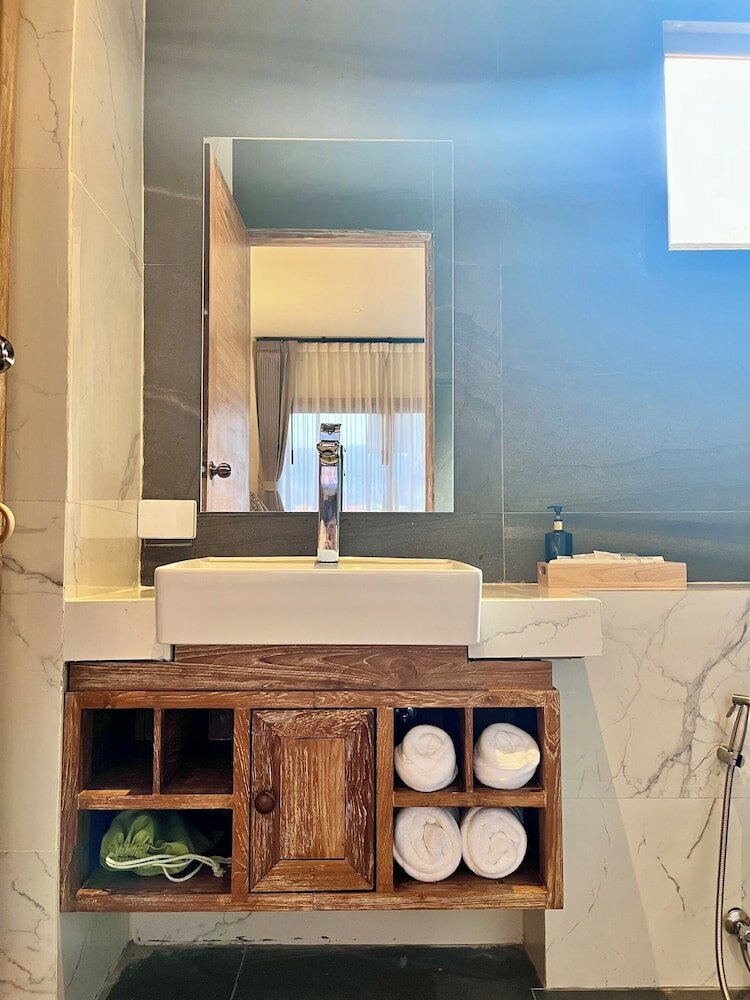 Фото The Chic Lipe - Hostel