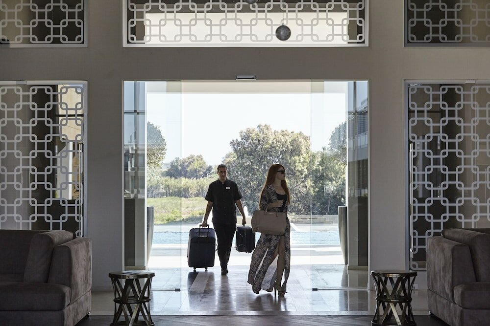 Фото Pelagos Suites Hotel & SPA