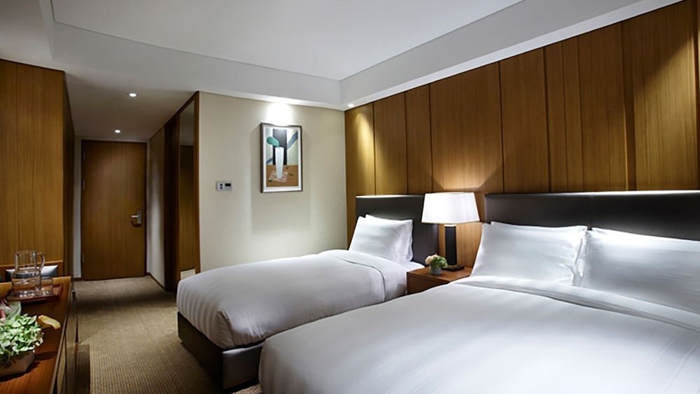 Фото Lotte City Hotel Myeongdong