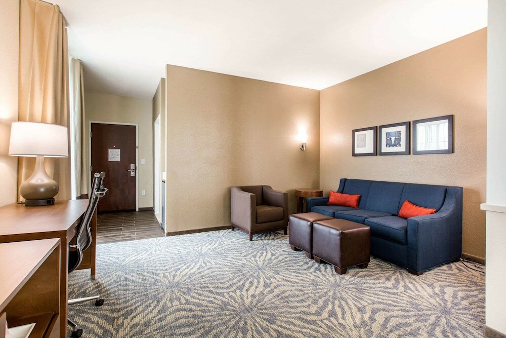 Фото Comfort Suites - South Austin