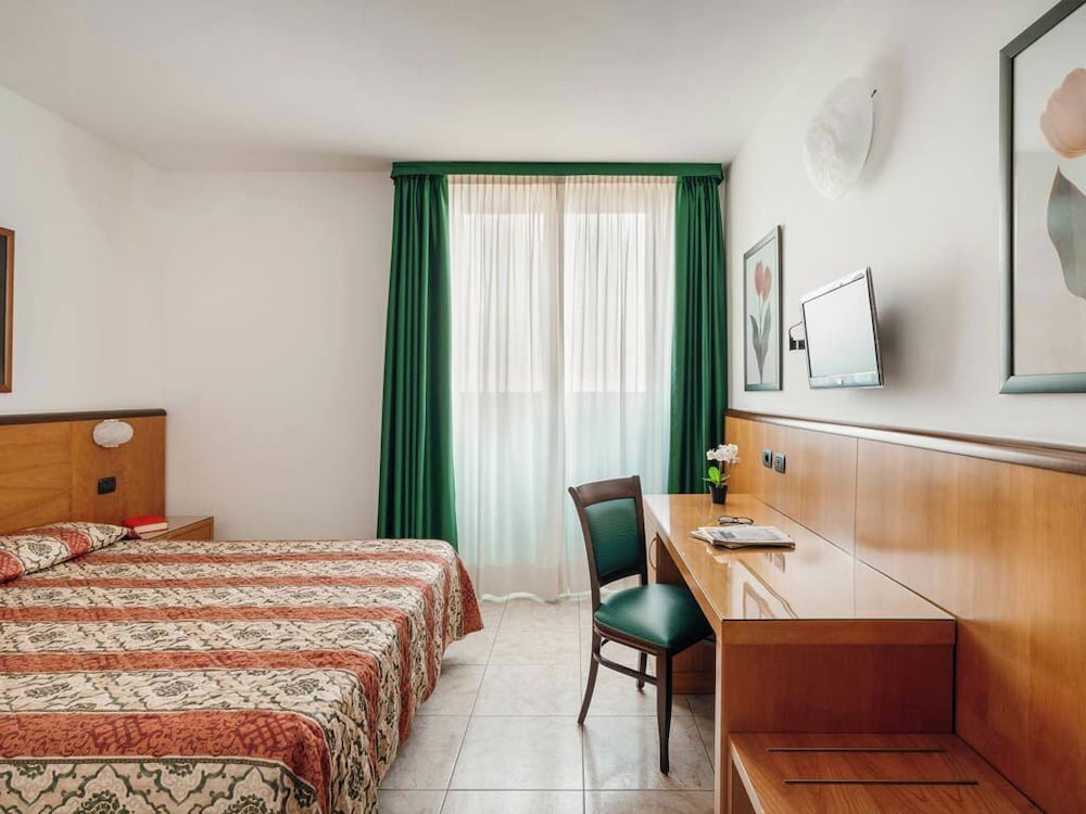 Фото Rivoli Hotel