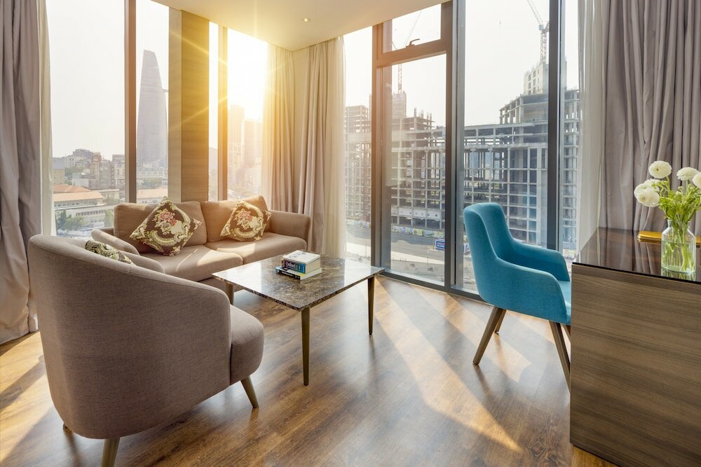 Фото Winsuites Saigon Hotel