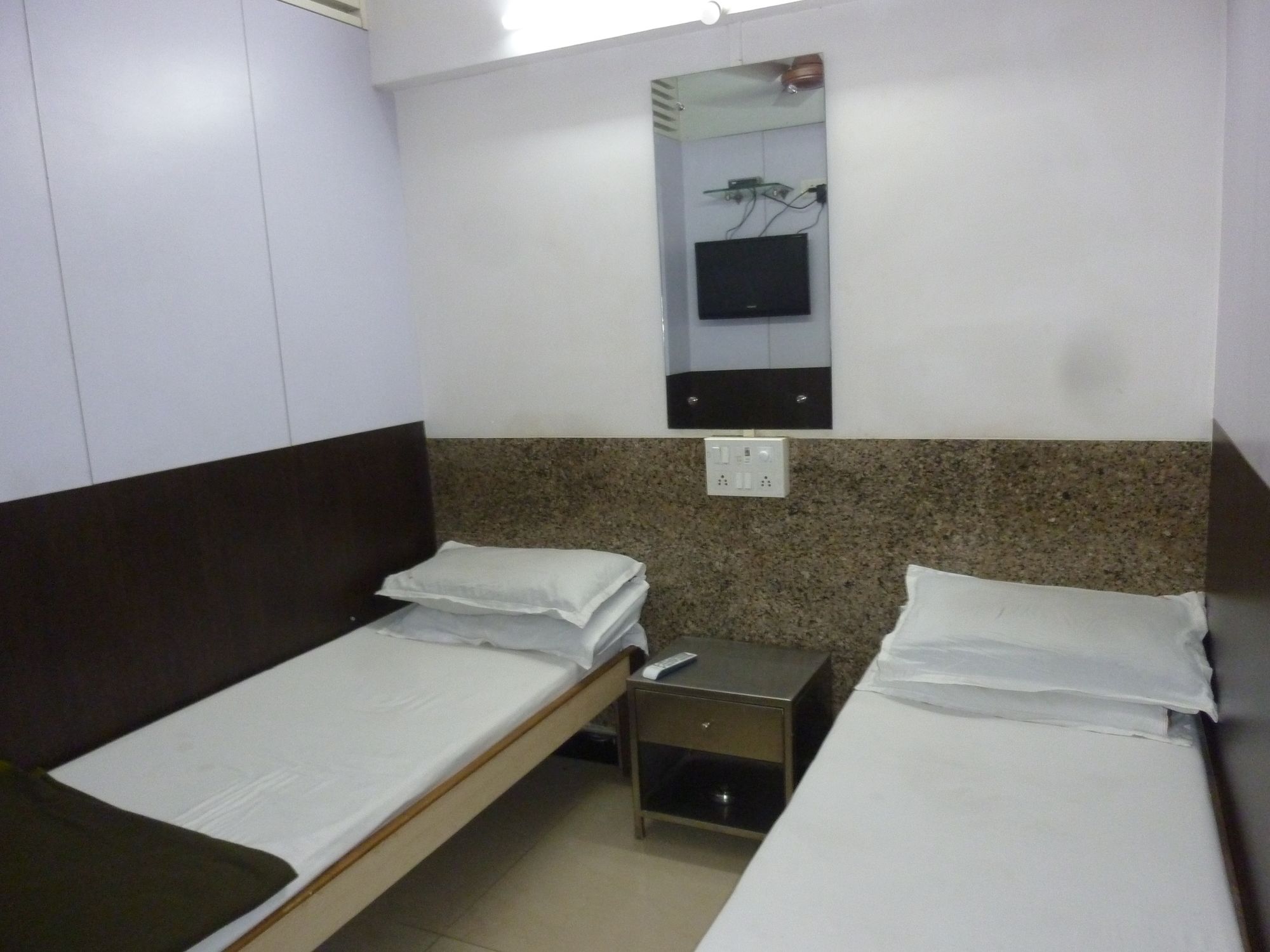 Фото Yadgar Guest House