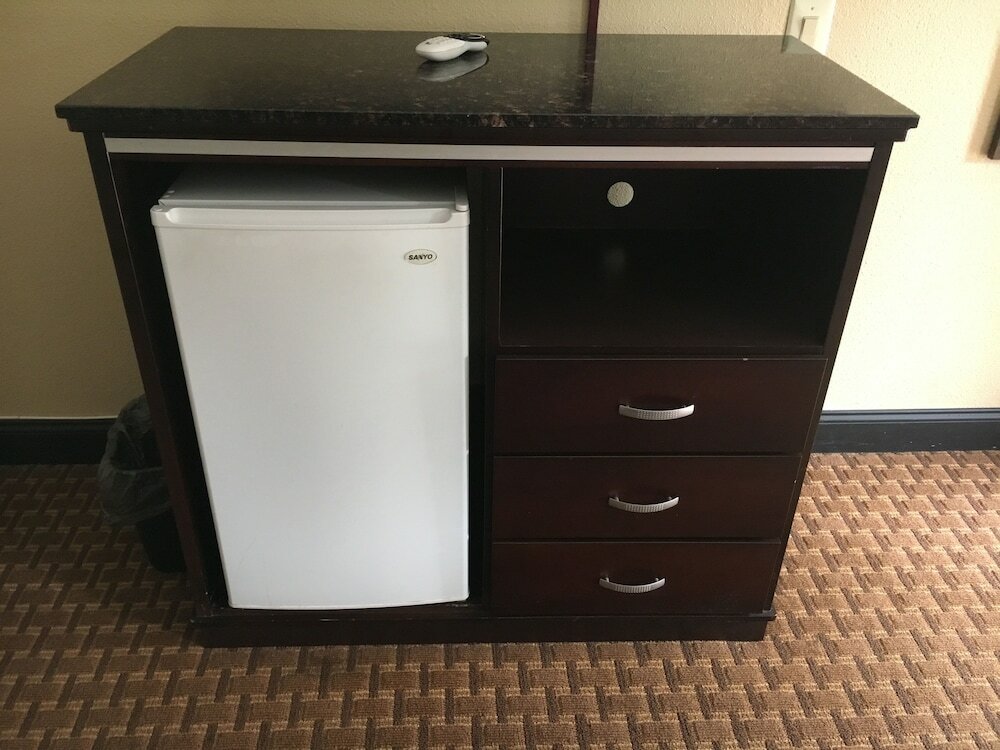 Фото Del Amo Inn