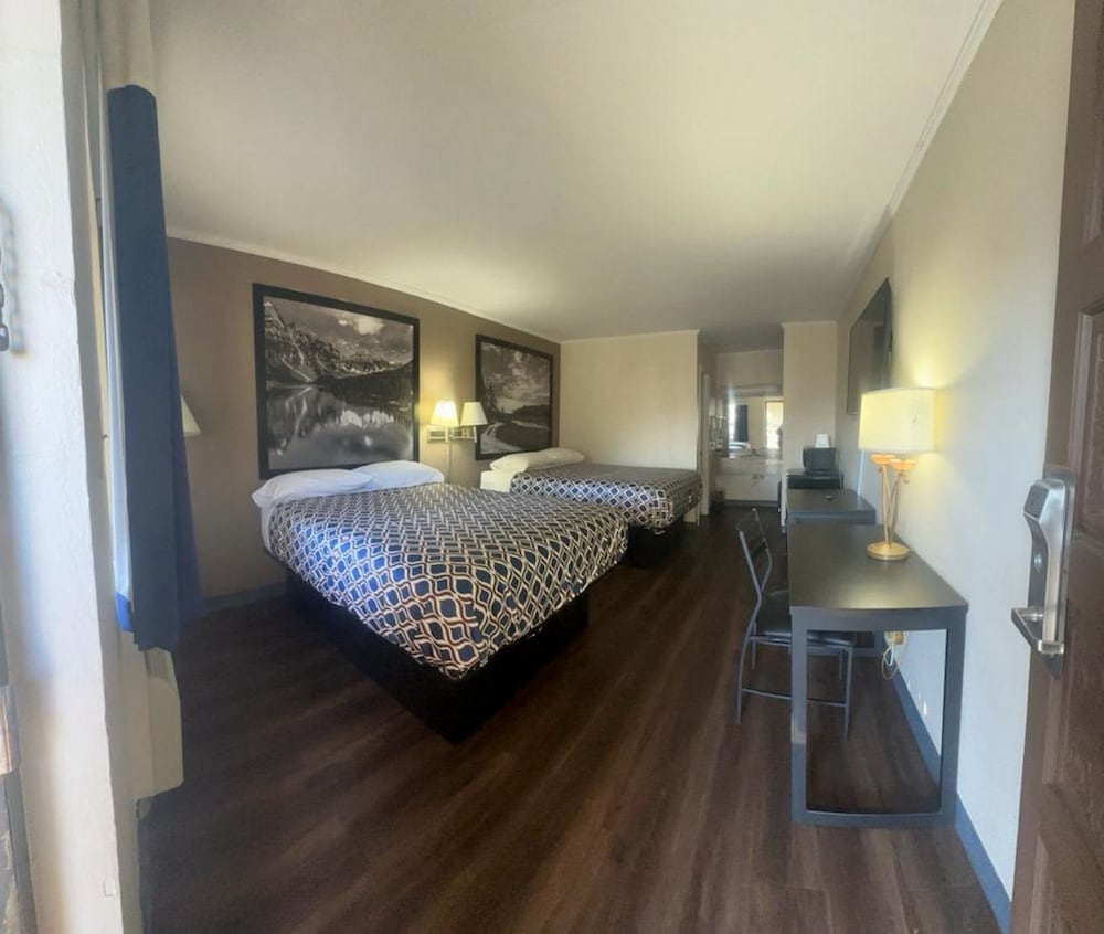 Фото Loyalty Inn Rockingham