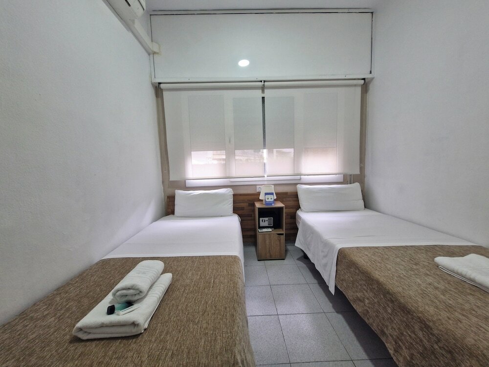 Фото Hostal Elkano