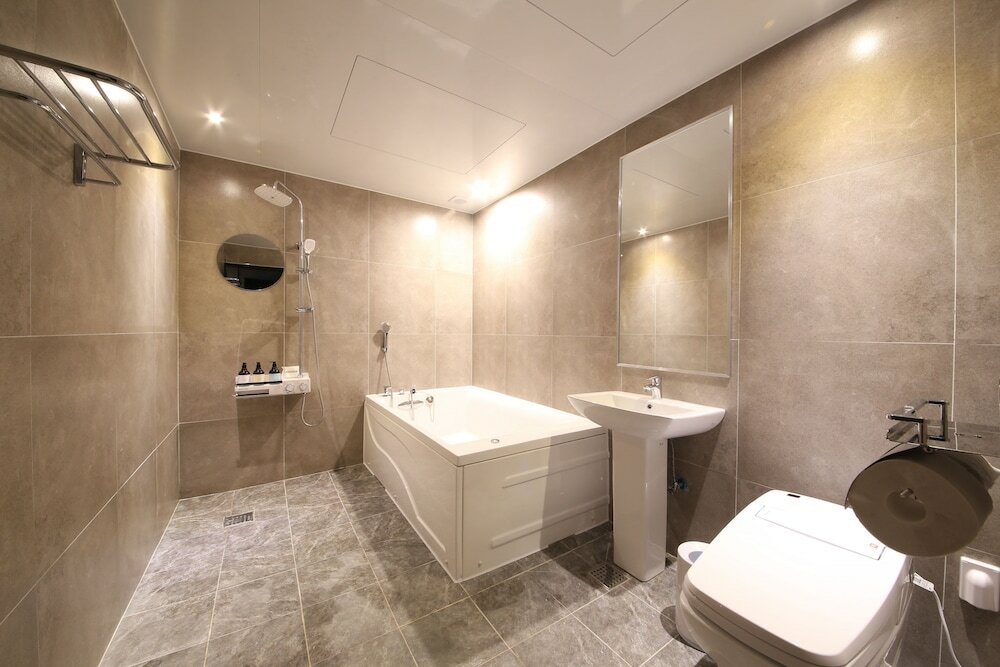 Фото Gupo Station Almond Hotel