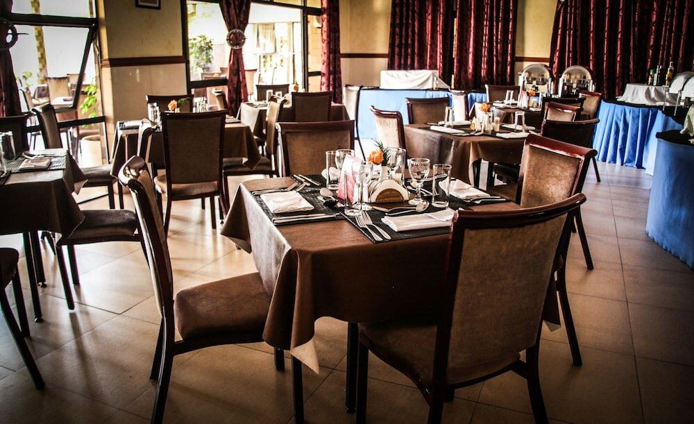 Фото Mika Hotel, Kabulonga