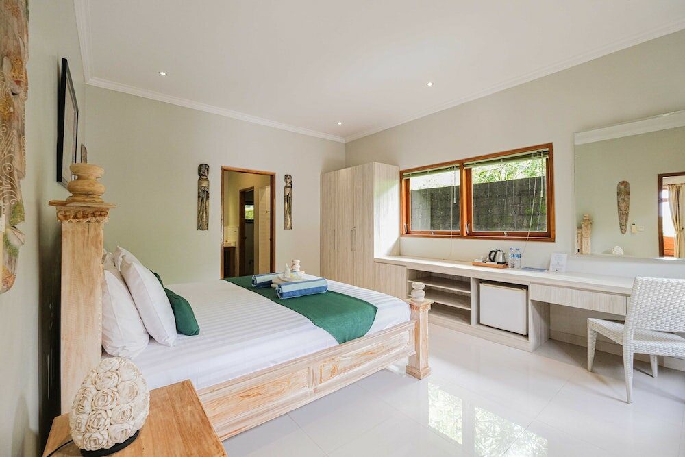 Фото Poinciana Resort Bali