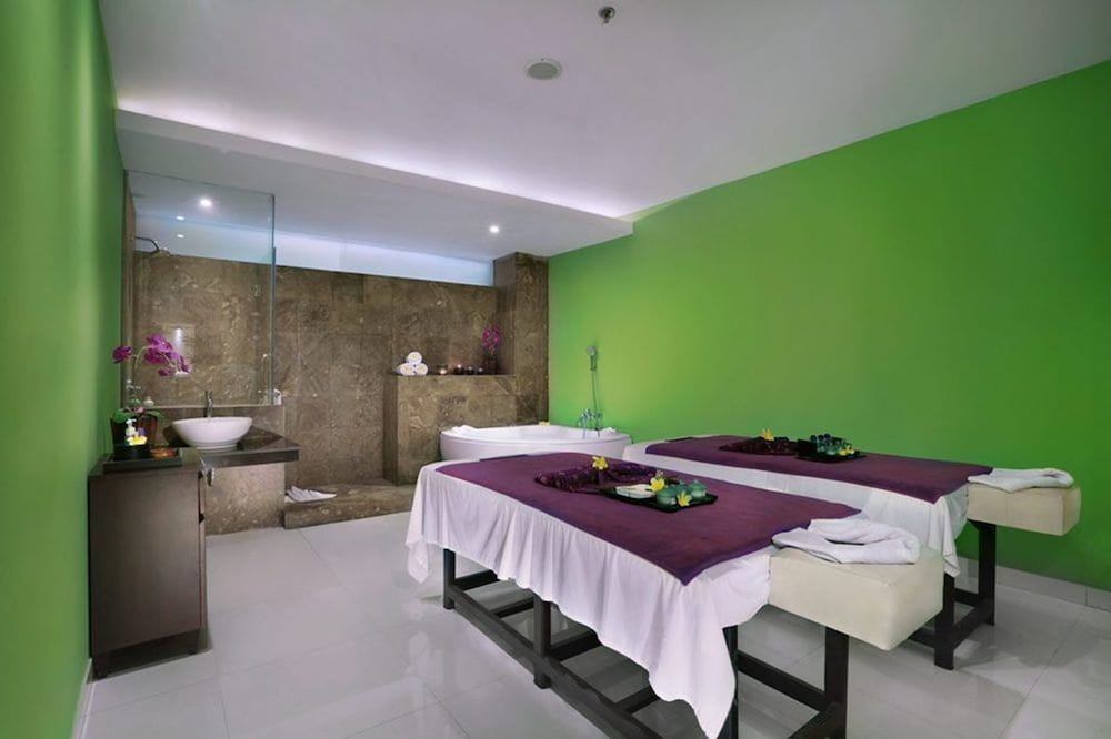 Фото Famous Hotel Kuta