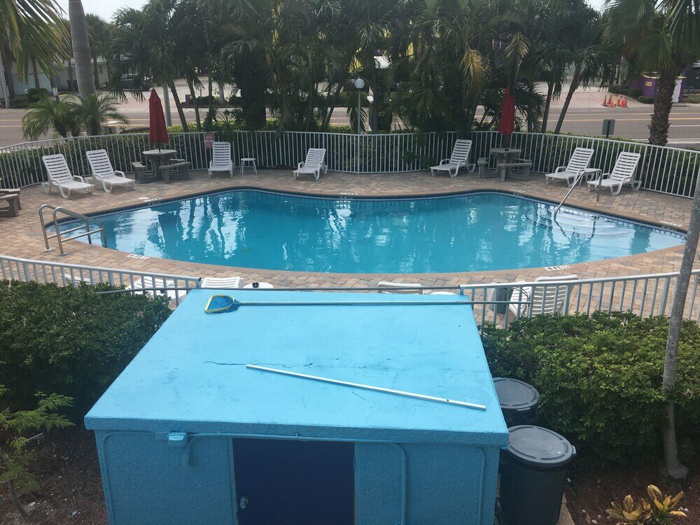 Фото The Bayside Inn & Marina