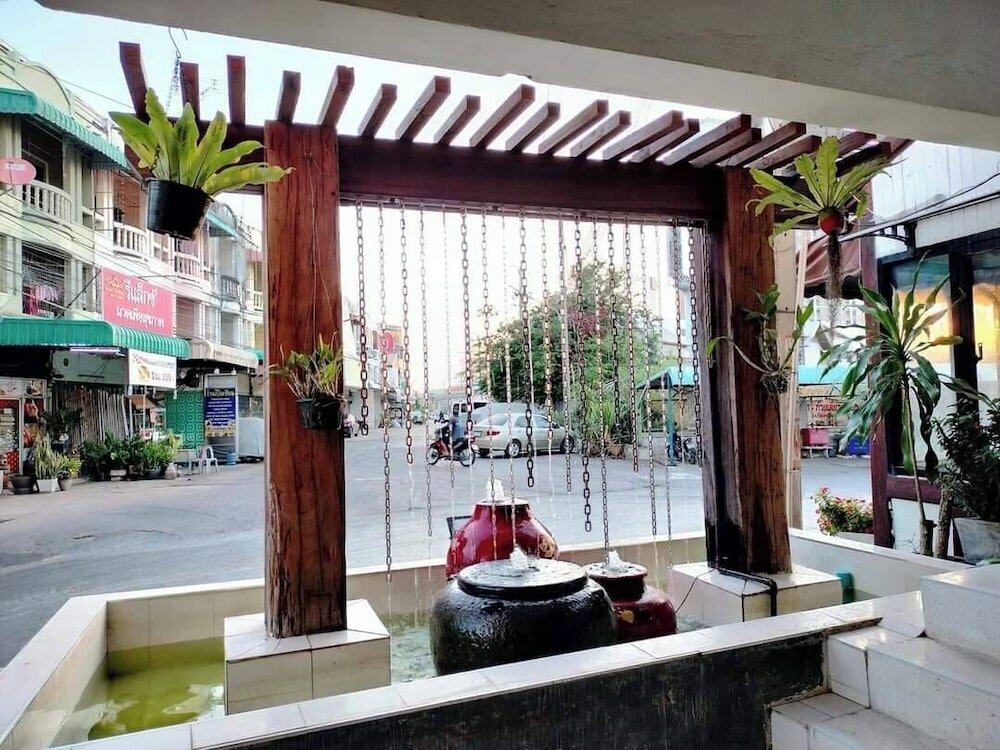 Фото Khon Kaen Orchid Hotel