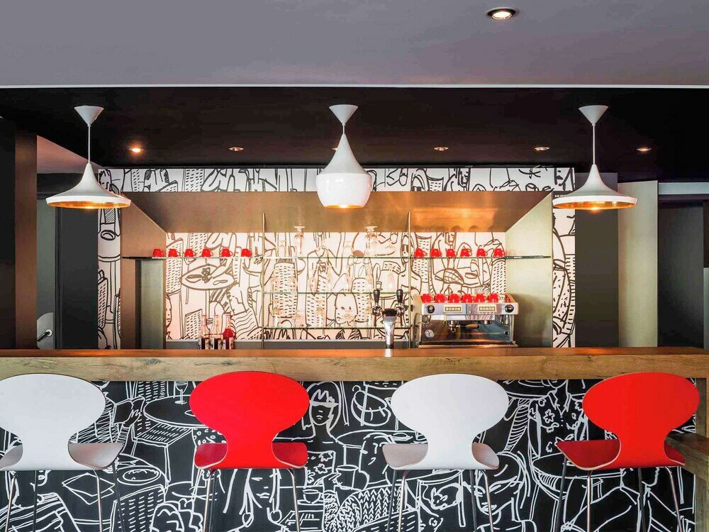 Фото Ibis Nantes Centre Gare Sud 