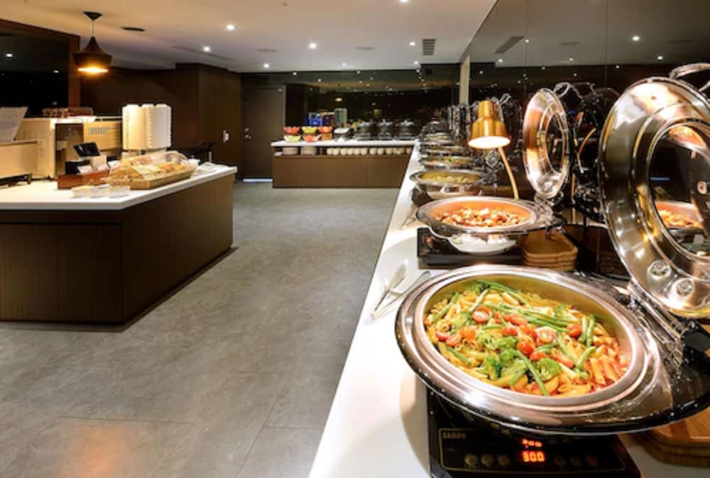 Фото Aeris International Hotel