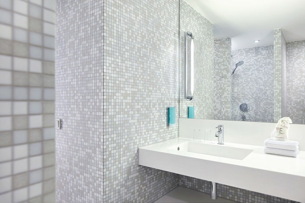 Фото Empire Riverside Hotel