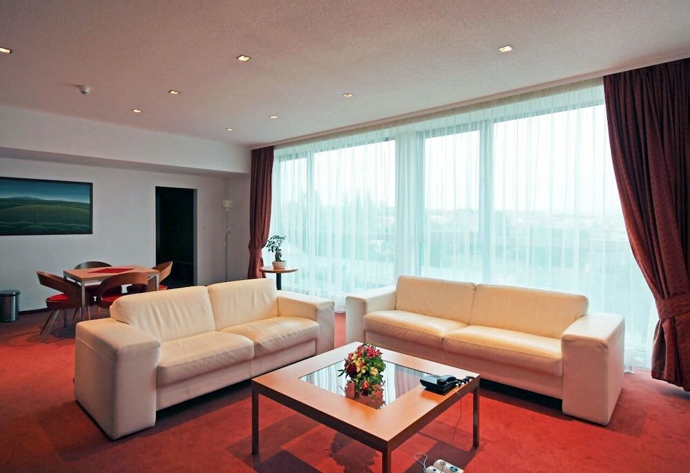 Фото Avanti Hotel Brno