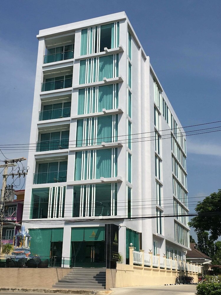 Фото Phuglong Hotel