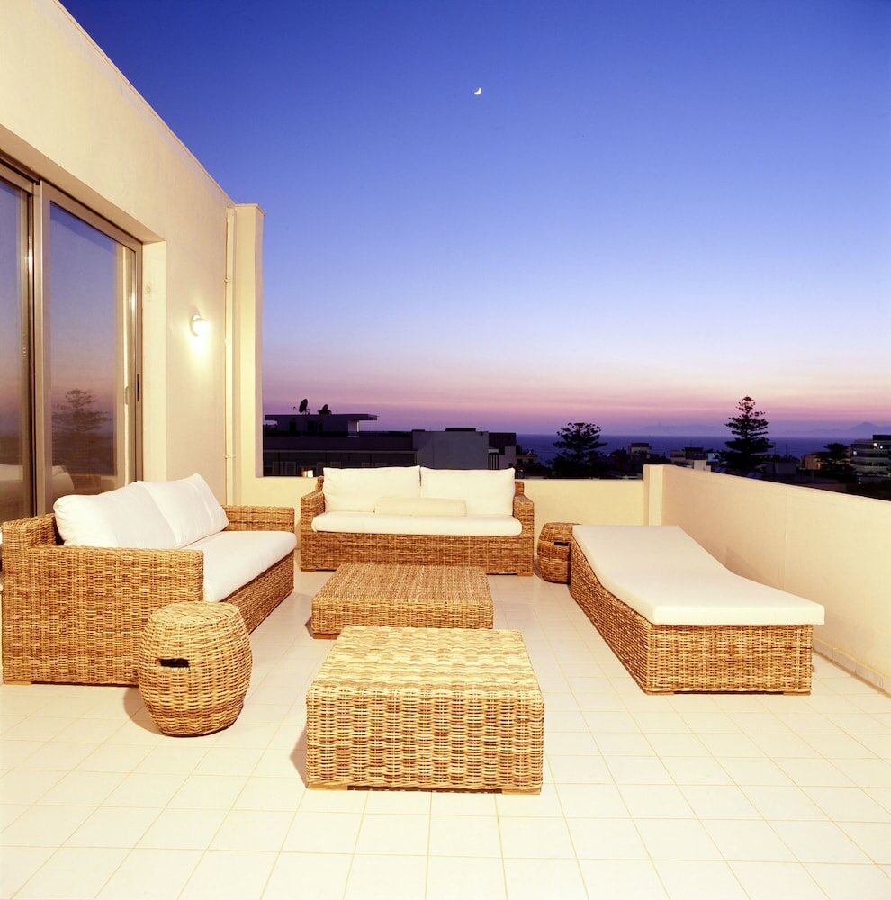 Фото Angela Downtown Hotel