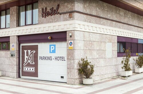 Внешний вид отеля Hotel Albret в Памплоне, фото 4