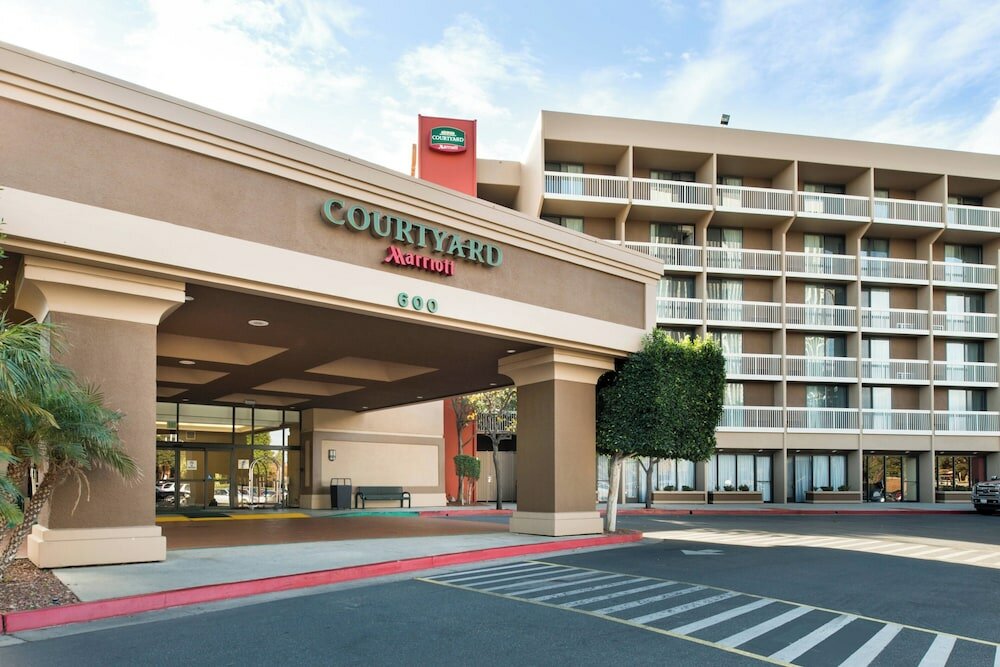 Фото Courtyard by Marriott Oxnard Ventura