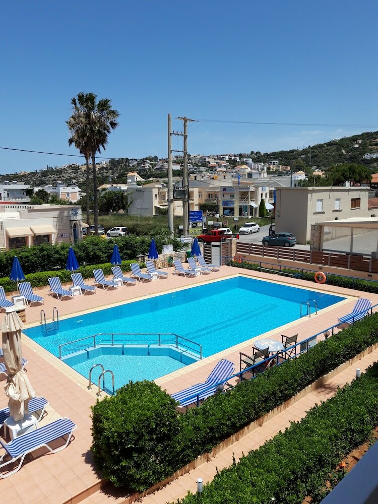 Фото Niriides Hotel