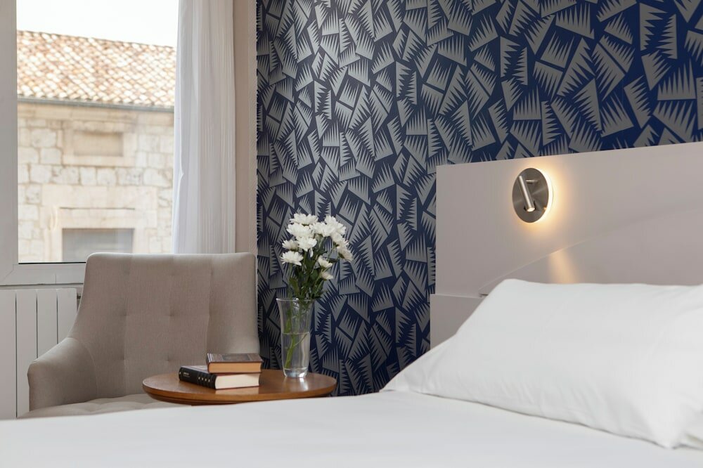 Фото Hotel Corona De Castilla Burgos