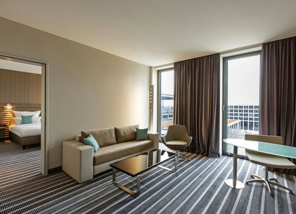 Фото Steigenberger Airport Hotel Berlin