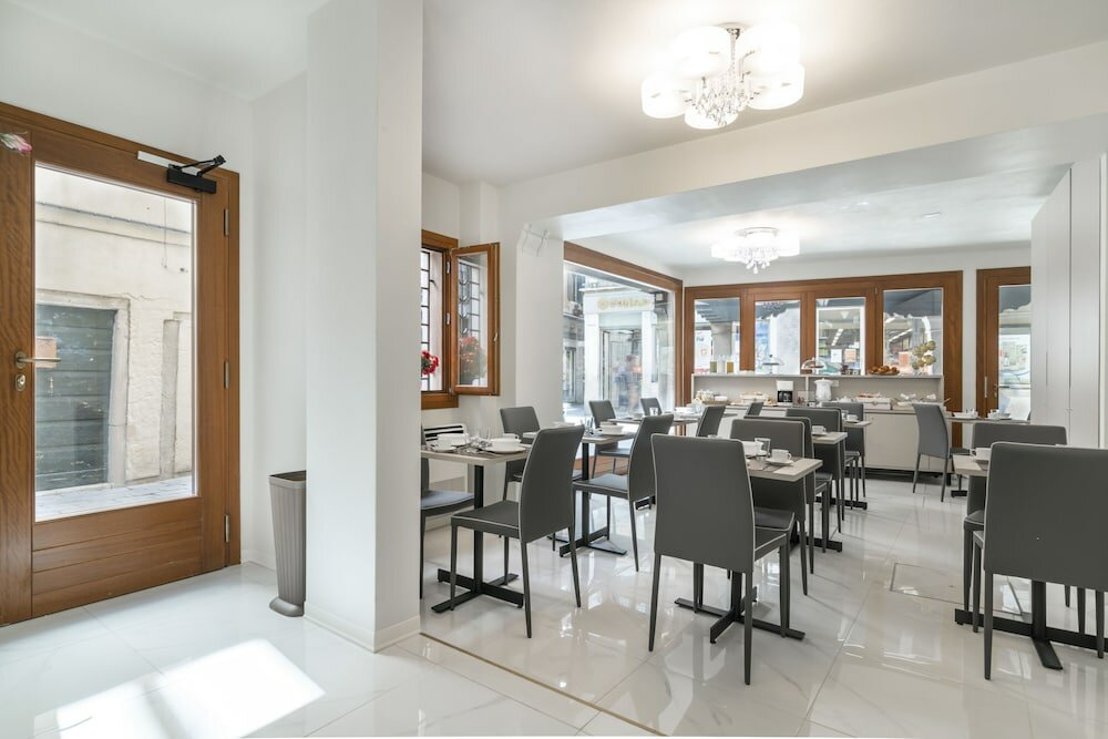 Фото Grifoni Boutique Hotel