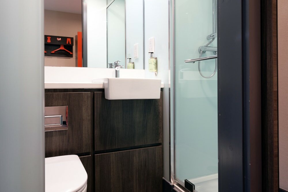 Фото Easyhotel Oxford