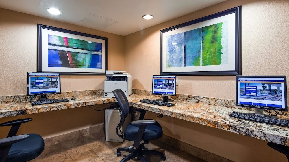 Фото Best Western Plus Casino Royale - Center Strip