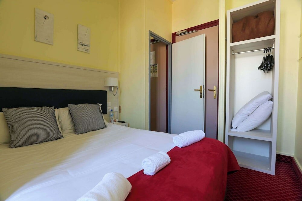 Фото Brit Hotel Bleu Nuit