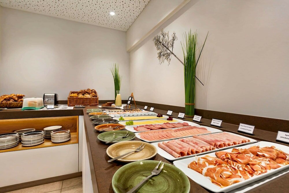 Фото Wyndham Garden Munich Messe