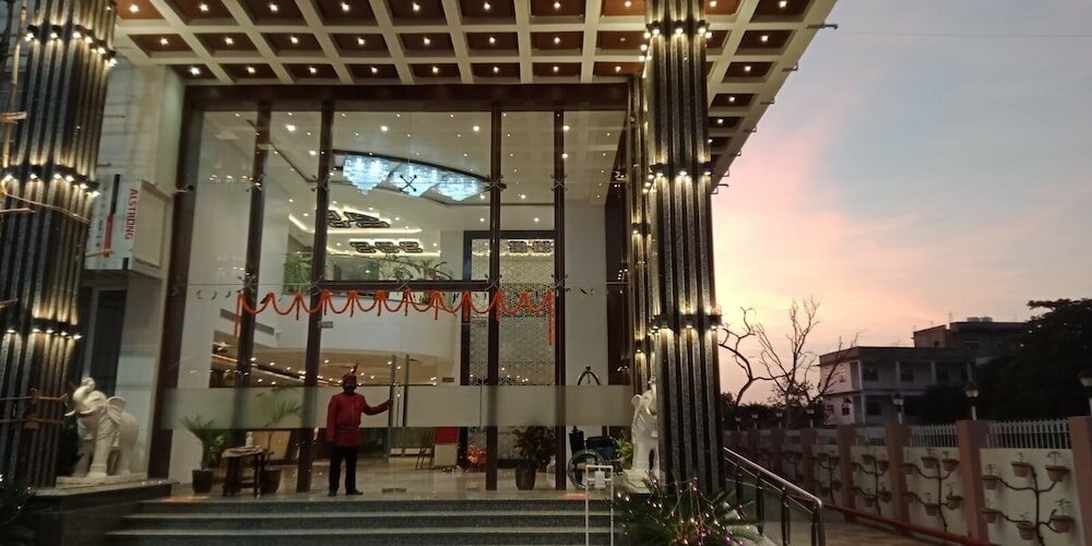 Фото Dhamma Grand Hotel Resort