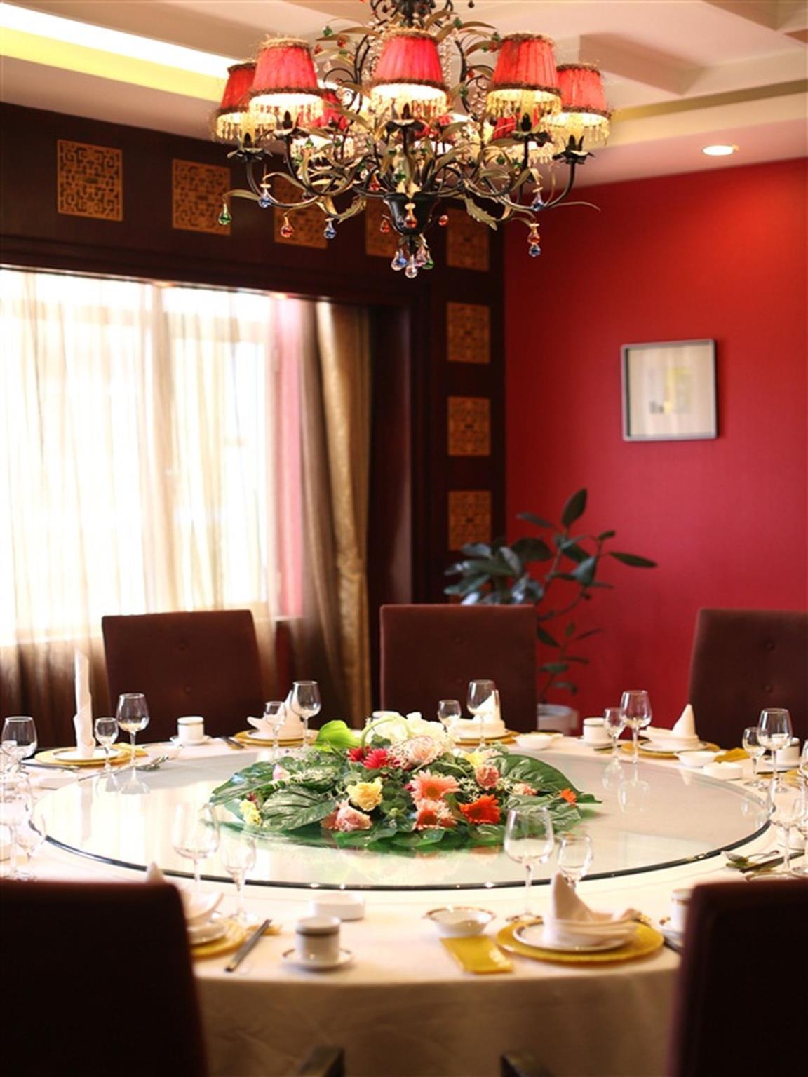 Фото Qingdao Kuaitong International Hotel