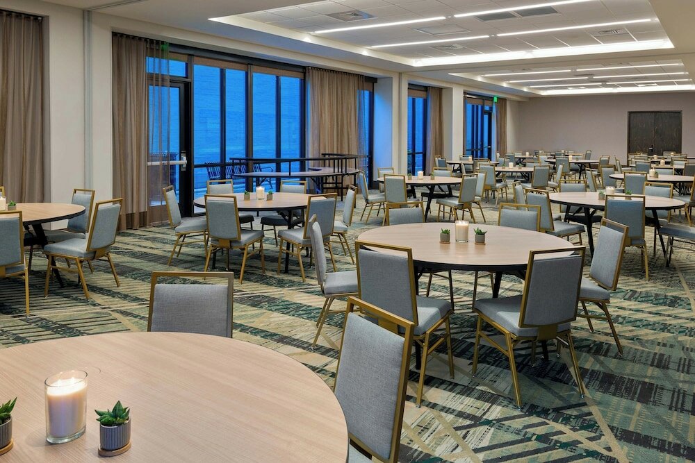 Фото Courtyard by Marriott Atlanta Midtown