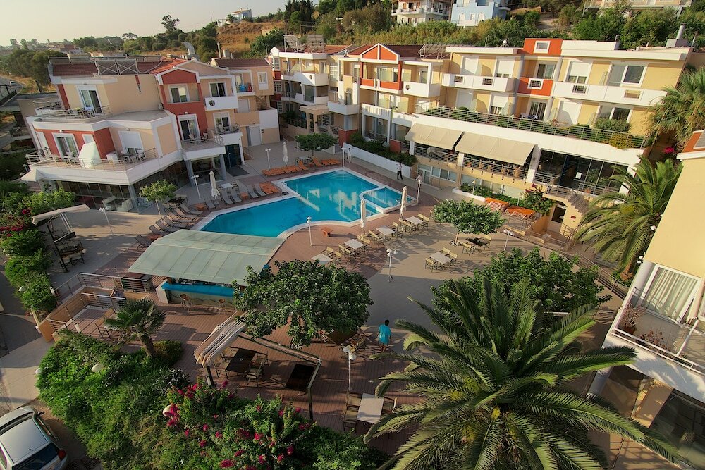 Фото Heliotrope Hotels