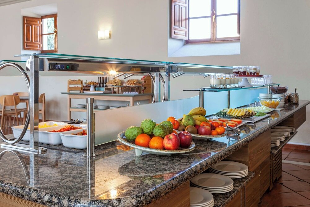 Фото Macià Monasterio de los Basilios Hotel