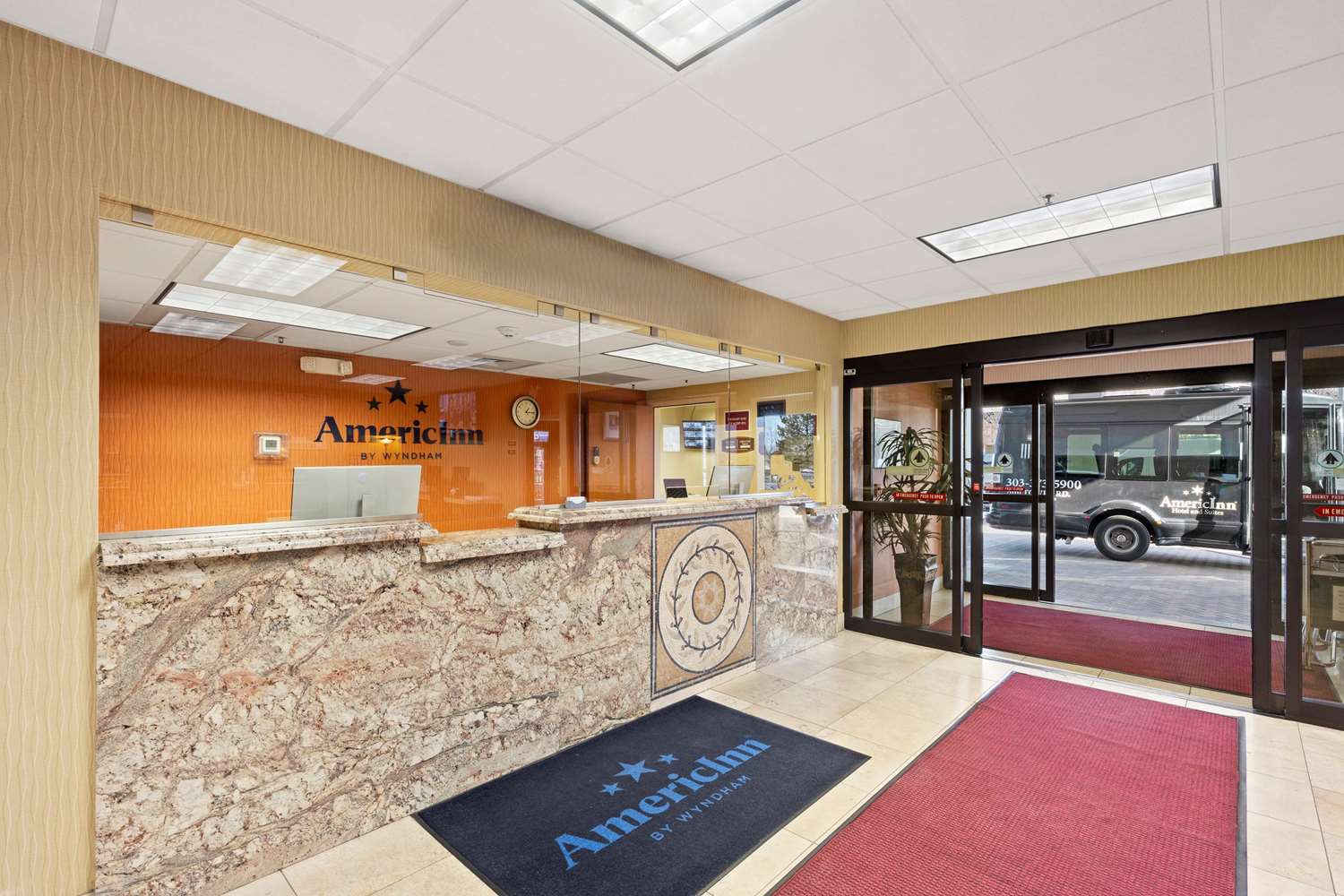 Фото AmericInn by Wyndham Denver Airport