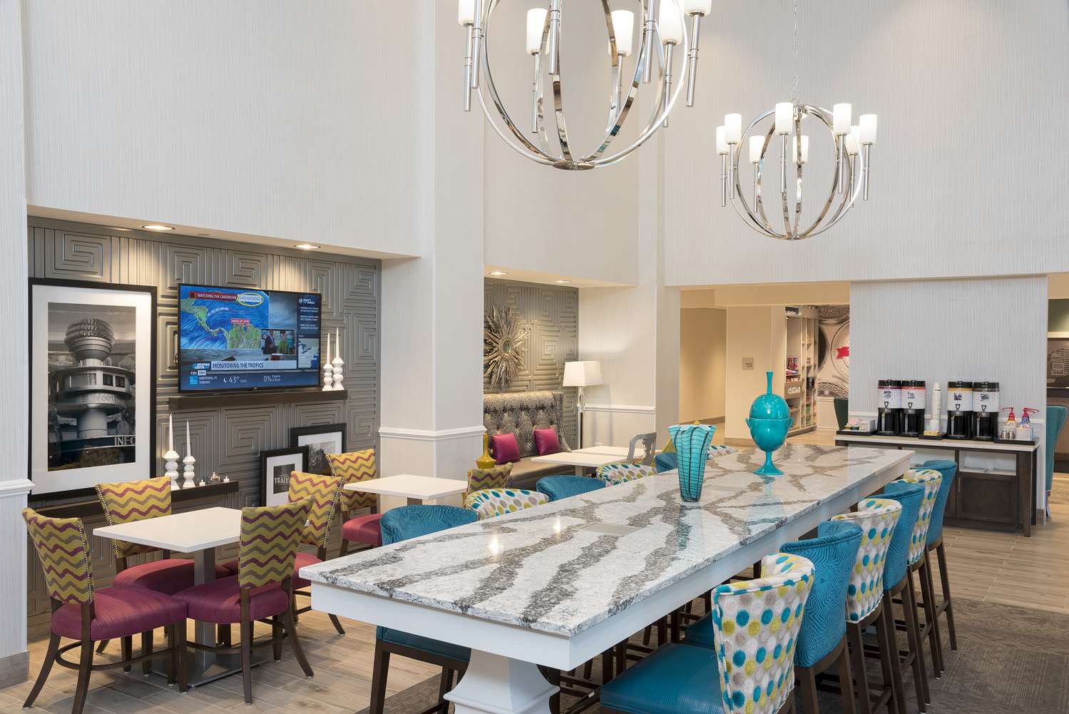 Фото Hampton Inn & Suites Chicago Schaumburg