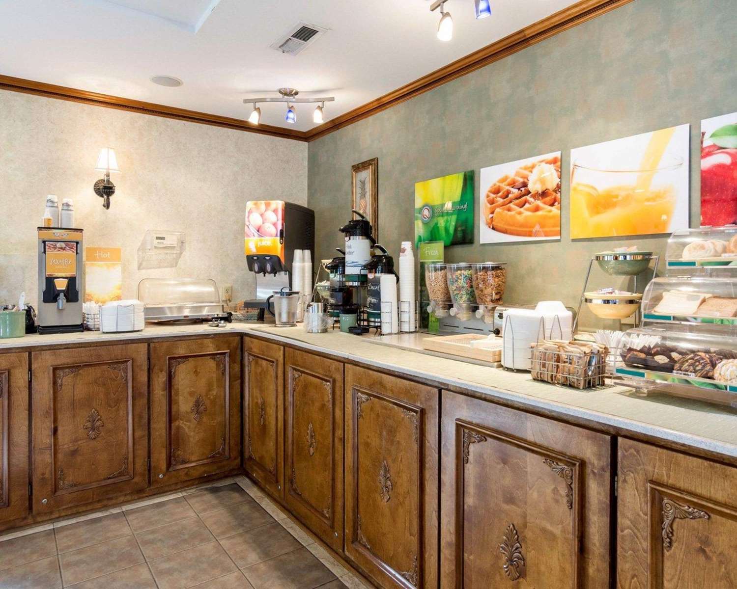 Фото Quality Inn South Hill I-85