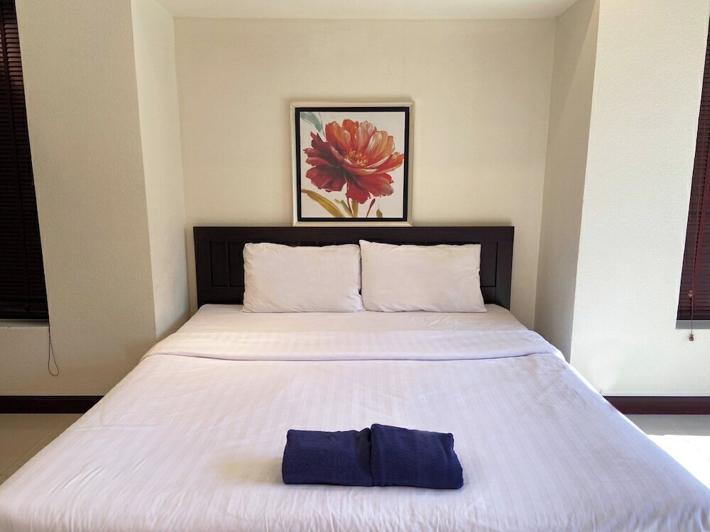 Фото Blooming Hill Boutique Suites