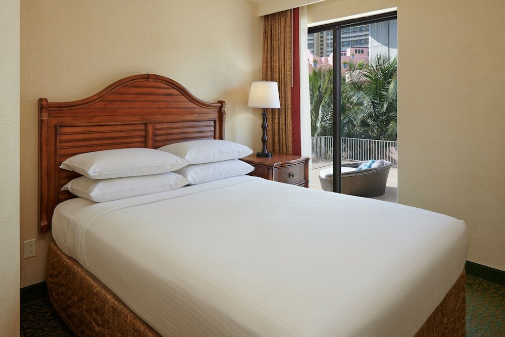 Фото Outrigger Waikiki Beach Resort