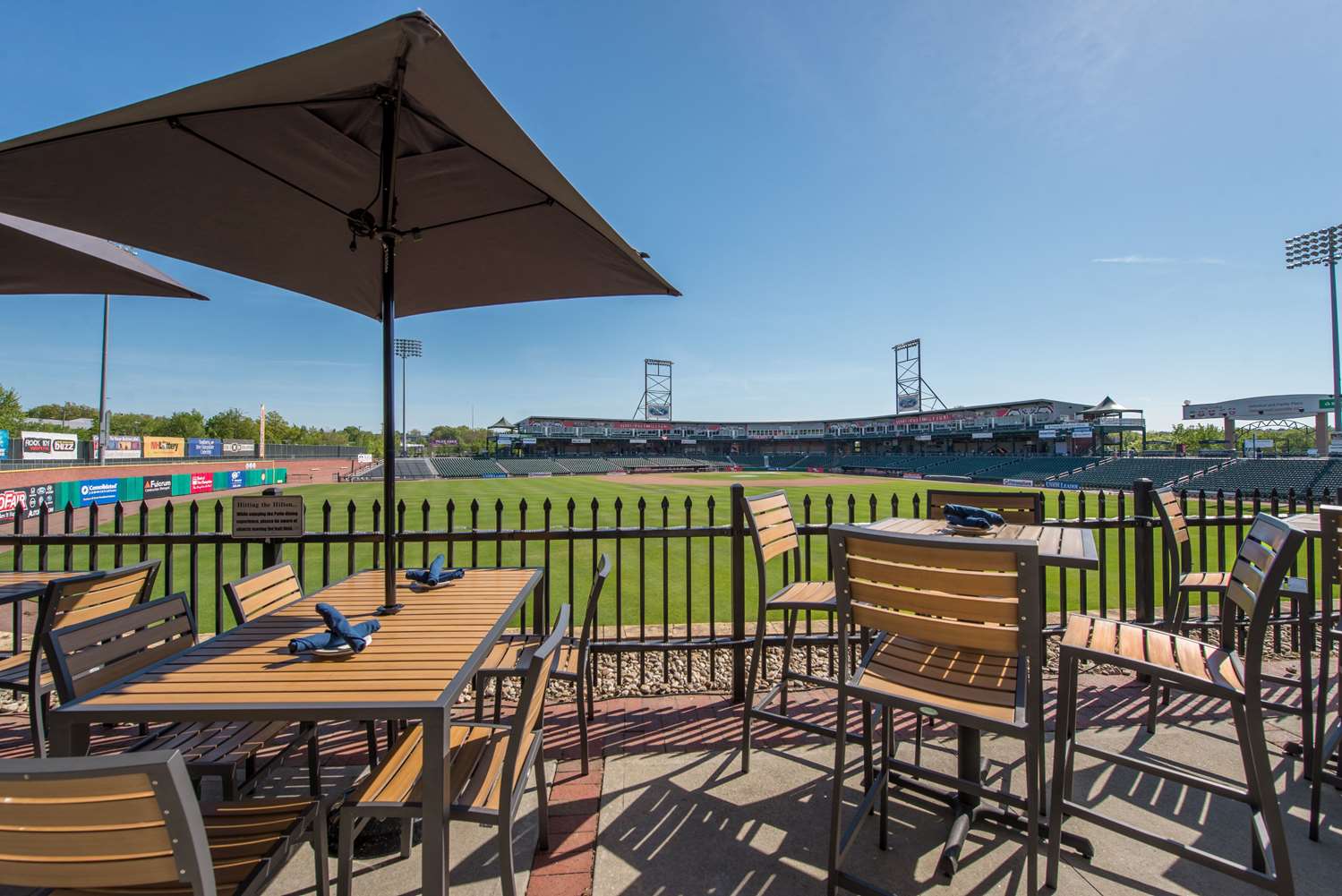 Фото Hilton Garden Inn Manchester Downtown