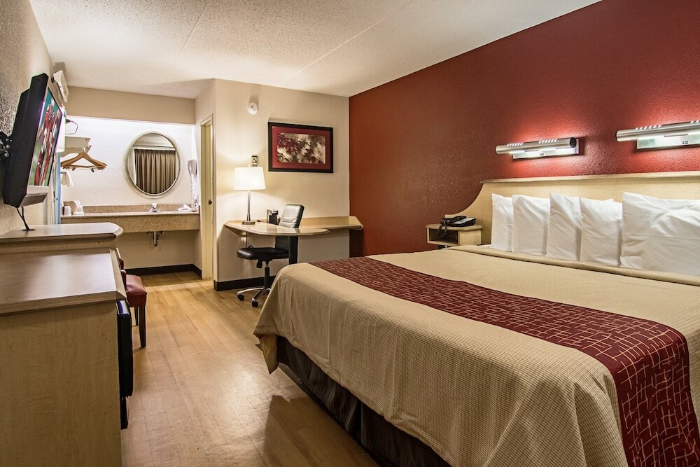 Фото Red Roof Inn Detroit - Southfield