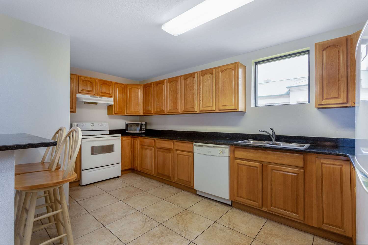 Фото Days Inn & Suites by Wyndham Lakeland